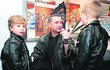 2003. S tátou a bráškou na premiéře muzikálu Rebelové.