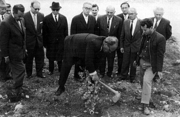 Oskar Schindler, člověk, který zachránil stovky Židů.