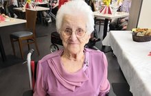 Františka Votavová z Jirkova: 105. narozeniny oslavila sladkostmi