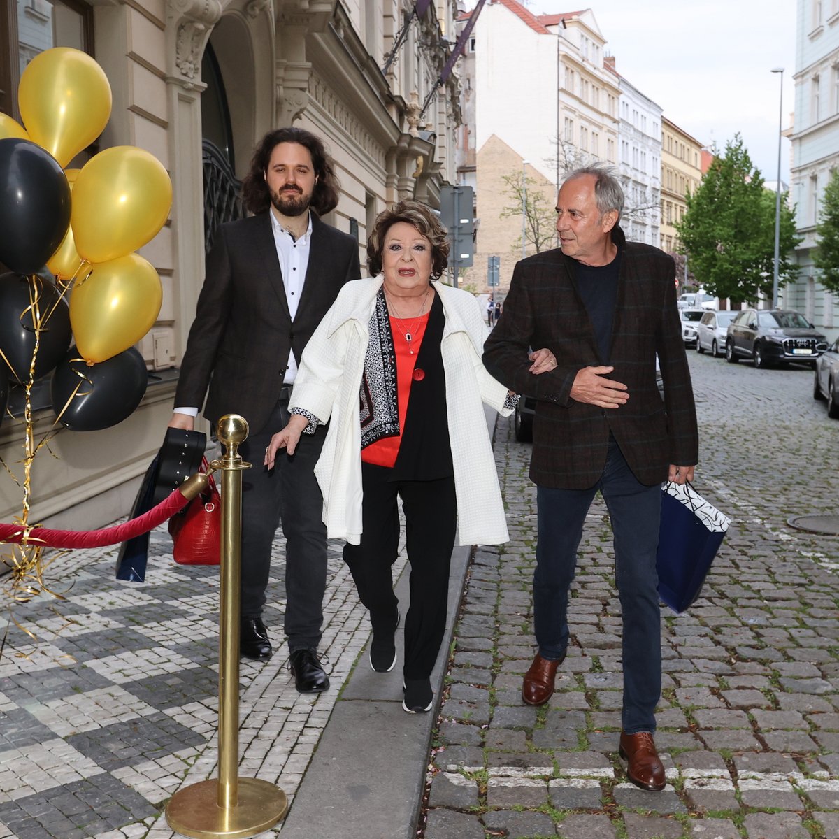 Tajná oslava 80. narozenin Petra Jandy: Jiřina Bohdalová