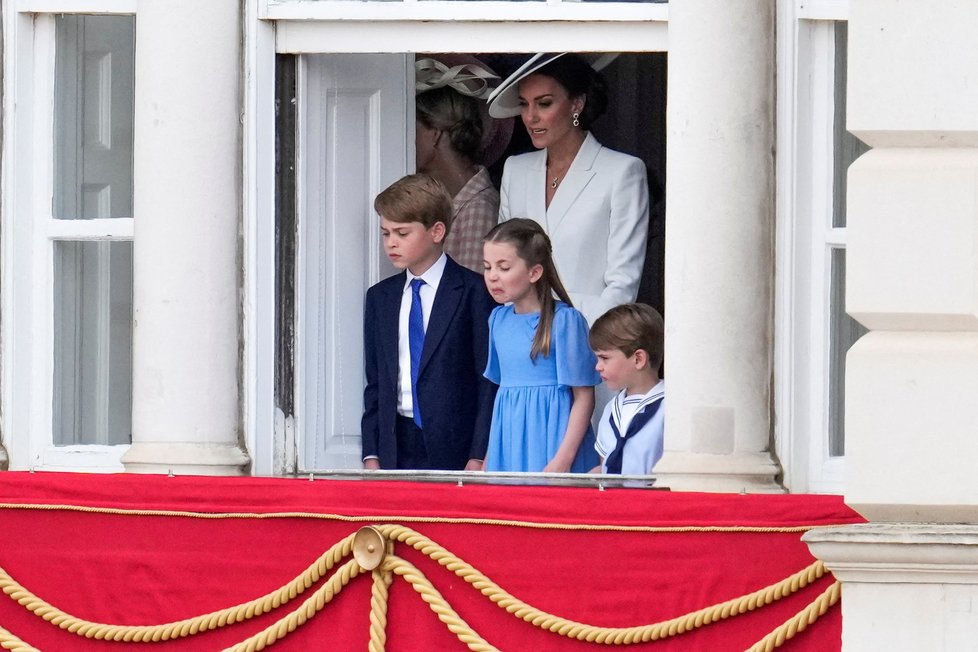 Vévodkyně Kate s dětmi