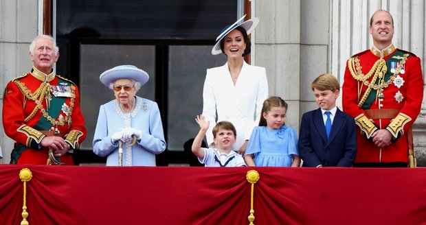 Oslavy královského jubilea: Rodina na balkoně