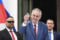 Zeman v Maďarsku zavítá i do jaderné elektrárny. Veze s sebou 30 podnikatelů