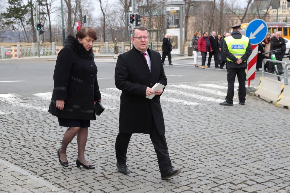 Bývalý ministr kultury Antonín Staněk (ČSSD) přichází na oslavu konanou ku příležitosti sedmi let od inaugurace prezidenta Miloše Zemana na Pražském hradě. (8. 3. 2020)