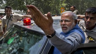Peněžní chaos straší Indii, zrušení hotovosti paralyzovalo zemi