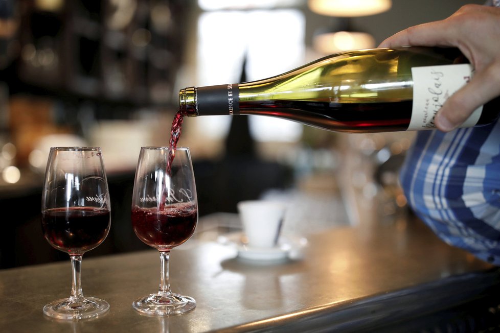 Ve světě začaly oslavy mladého vína beaujolais.
