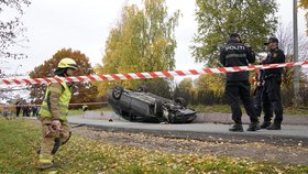 Muž v Norsku najížděl sanitkou do lidí, (22.10.2018).