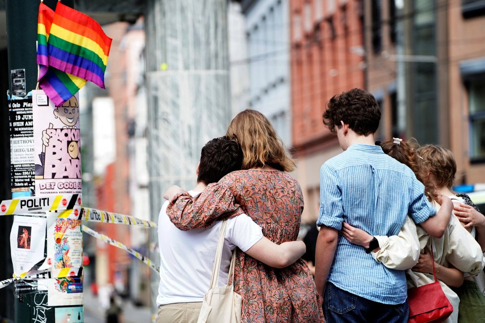 Střelec zaútočil v gay baru v norském Oslu.