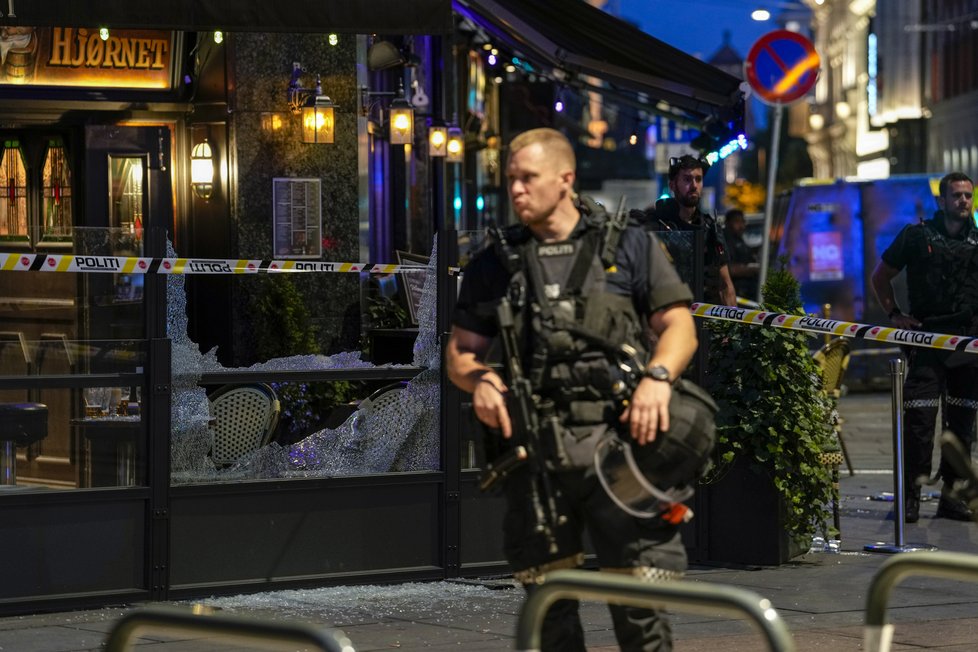 Střelec zaútočil v gay baru v norském Oslu.