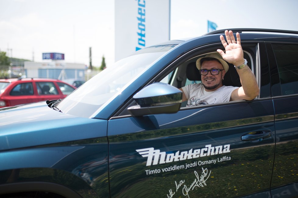 Osmany Laffita si převzal auto od Mototechny