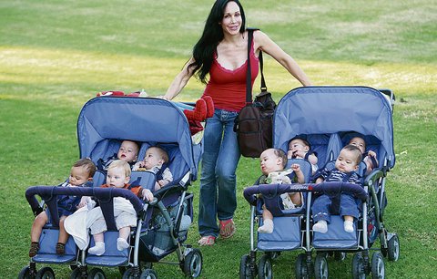 Nadya Suleman (34): Chtějí ji i s dětmi vyhodit z domu!