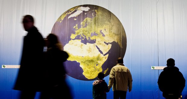 V prosinci zasednou v Paříži delegáti 190 zemí světa, aby mluvili o omezování emisí. Teplota planety nesmí podle vědců vzrůst o více než dva stupně Celsia. (ilustrační foto)