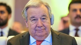 Generální tajemník OSN António Guterres hovoří během akce u příležitosti ukončení politické mise OSN v Bagdádu v Iráku. (13.12.2025)