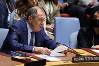 Lavrov dorazil do New Yorku, povede jednání Rady bezpečnosti OSN. Zelenskyj: Absurdní