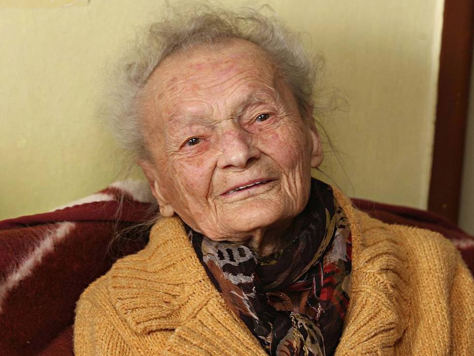 Marie Behenská (†110), *2. dubna 1905 - †20. května 2015, nejstarší Češka, zemřela stářím