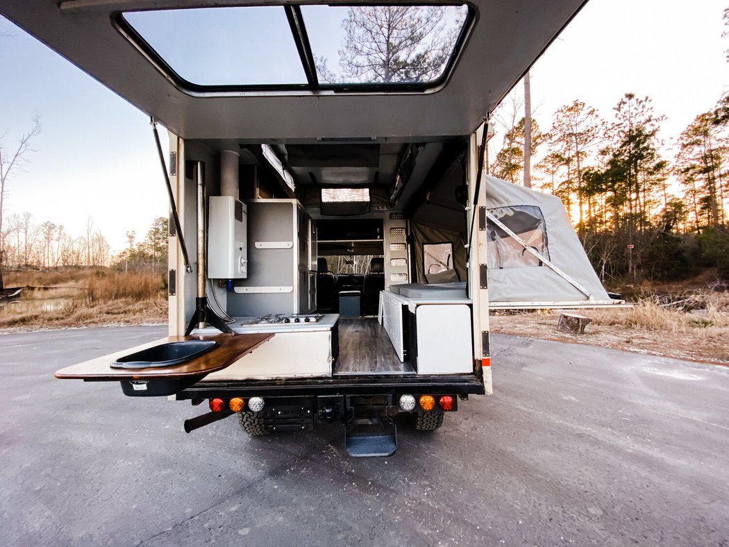 Osprey Custom Cars Defender 130 Overland Camper