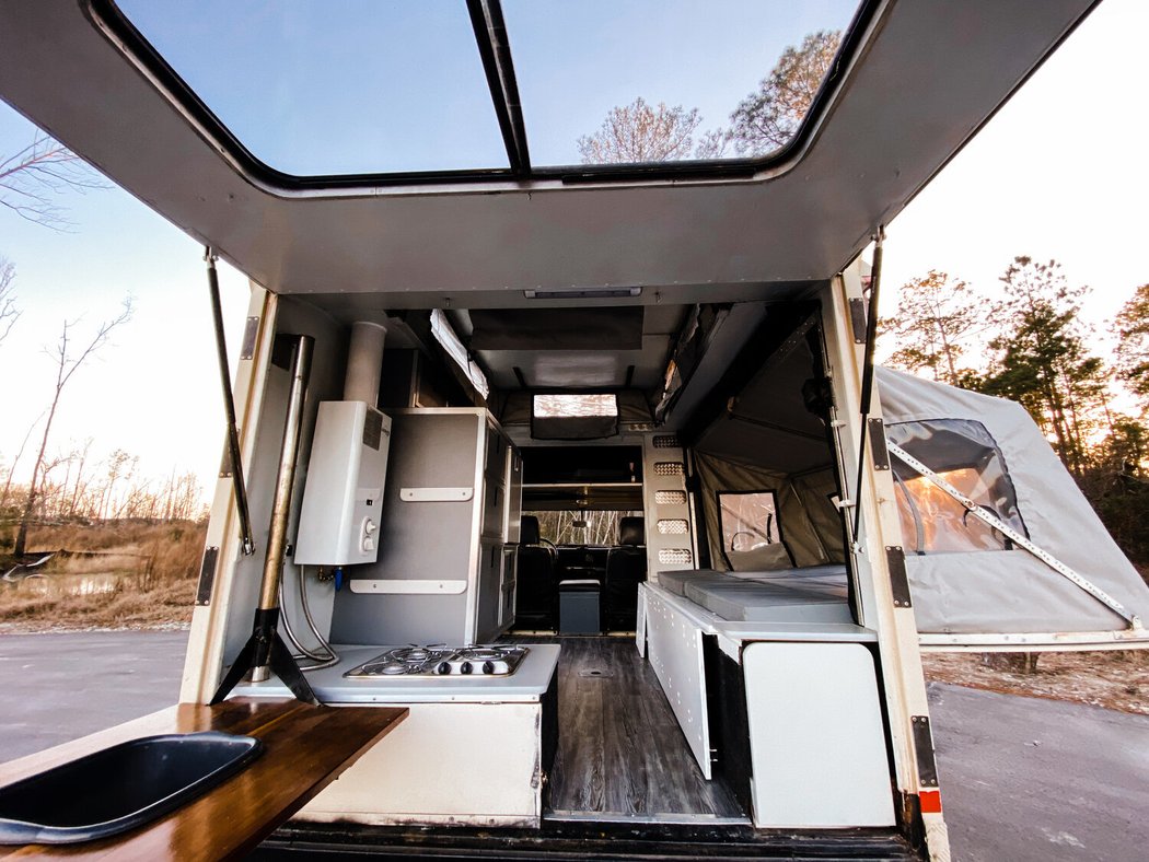 Osprey Custom Cars Defender 130 Overland Camper