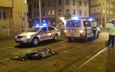 Ostatky mrtvého muže sbírali policisté v Praze na Průběžné na 200 metrech!