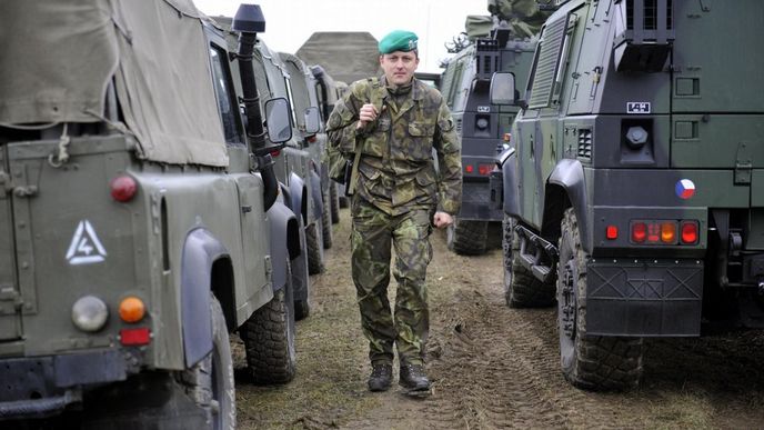 Ostrahu areálu ve Vrběticích převzala armáda