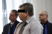 Měli hlídat vězně, a sami kradli: Soud bachařům přiřkl tresty za krádeže mědi