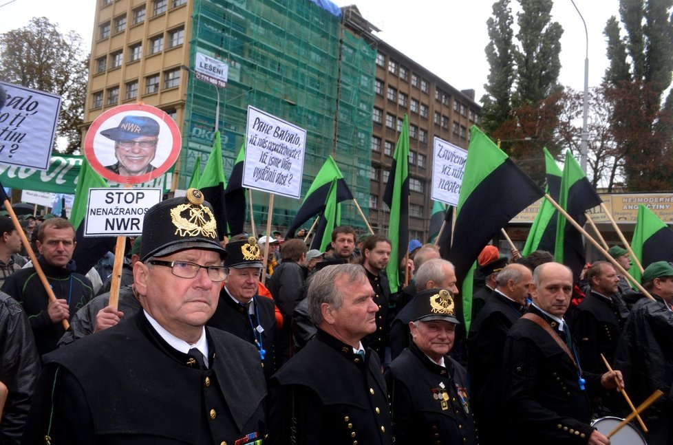 Ulicemi Ostravy prošly dvě tisícovky horníků