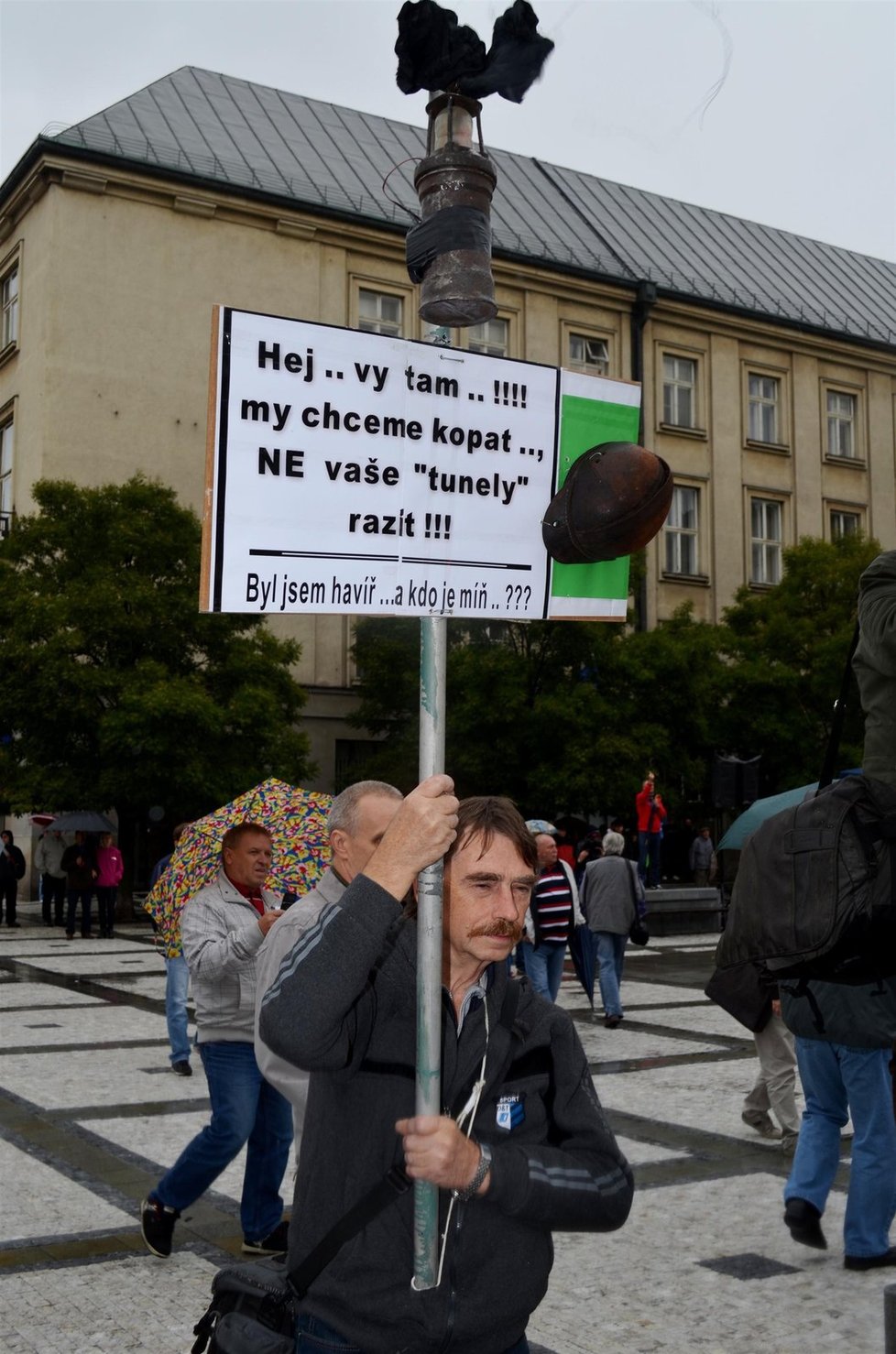 Transparenty mluví za vše