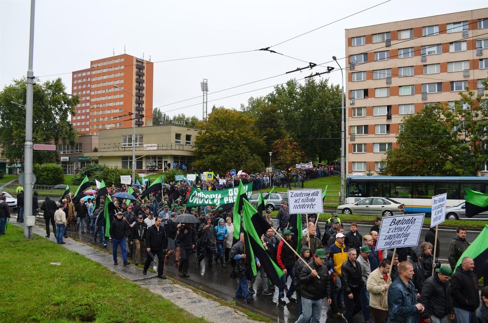 Demonstrace se účastnily asi dvě tisícovky lidí