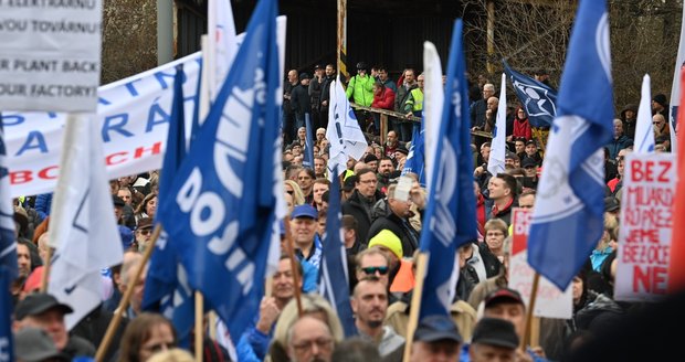Odborový protestní mítink za zachování výroby oceli v Liberty Ostrava.