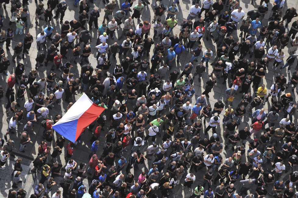 24. srpen 2013 v Ostravě: Protiromský pochod zde přerostl v pouliční válku
