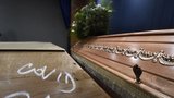 Příliš mrtvých v Ostravě: Krizový štáb navrhl u krematorií uvolnění i zákaz těl ze zahraničí