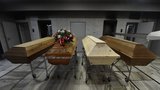„Zákaz otevření rakve, covid“ a sedm spálených těl za osm hodin. Jak jsou na tom pražská krematoria?