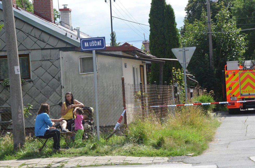 Policisté vyšetřují střelbu na exekutory v Ostravě.