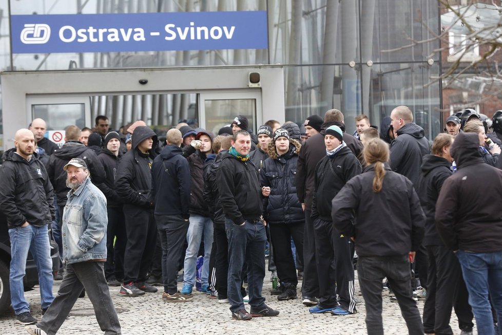 Fanoušci Baníku se chystají na odjezd do Opavy