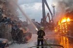 Požár vrakoviště v Ostravě