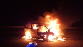 Řidič v Ostravě narazil do mostního pilíře: Uhořel ve svém voze.