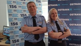 Jana Koňaříková a Dušan Poštulka (oba 55) slouží u Městské policie Ostrava od začátku, tedy 30 let.