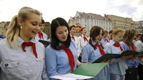 Ostravské Masarykovo náměstí se 16. listopadu ráno proměnilo v totalitní městečko, kde se návštěvnici mohli vrátit v čase o 20 let zpátky.