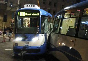 V Ostravě se srazily dvě tramvaje. Dva lidé byli zraněni.
