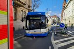 V Ostravě srazil trolejbus cyklistku (51), utrpěla velmi těžká zranění. Patrně jela na červenou.