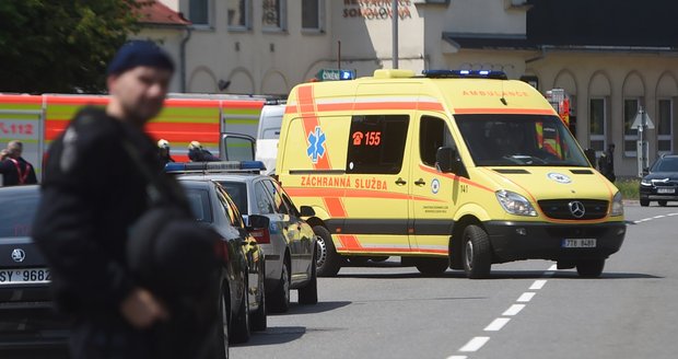 V Ostravě se zabarikádoval muž. Policisté ho postřelili.