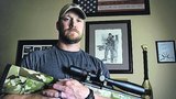 Nejúspěšnější americký ostřelovač: Přežil čtyři mise v Iráku, kulka si ho našla doma