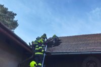 Požáru domu v Ostřešanech: Popálilo se třináctileté dítě
