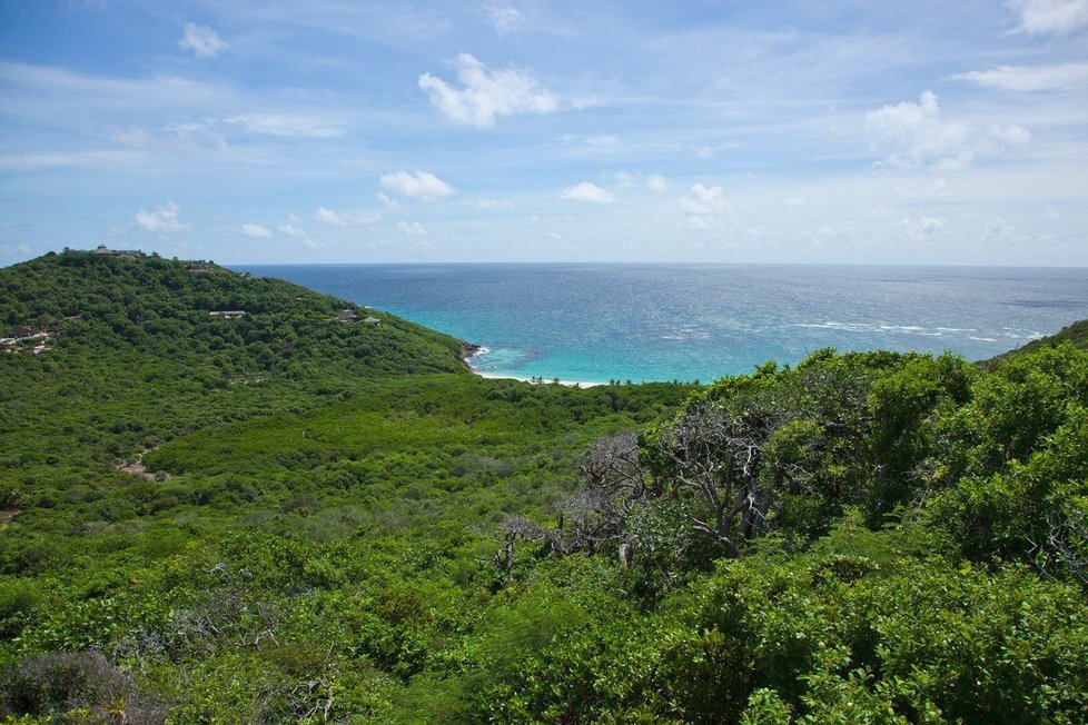 Ostrov Mustique, kam jezdí na dovolenou princ William s Kate a dětmi