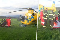 Paraglidistu při startu zranila vrtule: Nakonec se proletěl záchranářským vrtulníkem