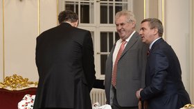 Vratislav Mynář zastává funkci kancléře prezidenta Miloše Zemana, a to i přesto, že nezískal bezpečnostní prověrku.