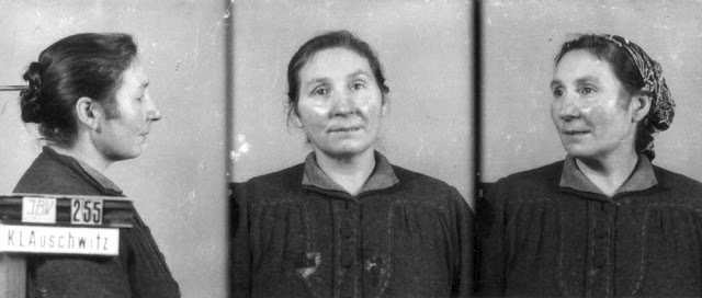 Snímky vězňů z Osvětimi