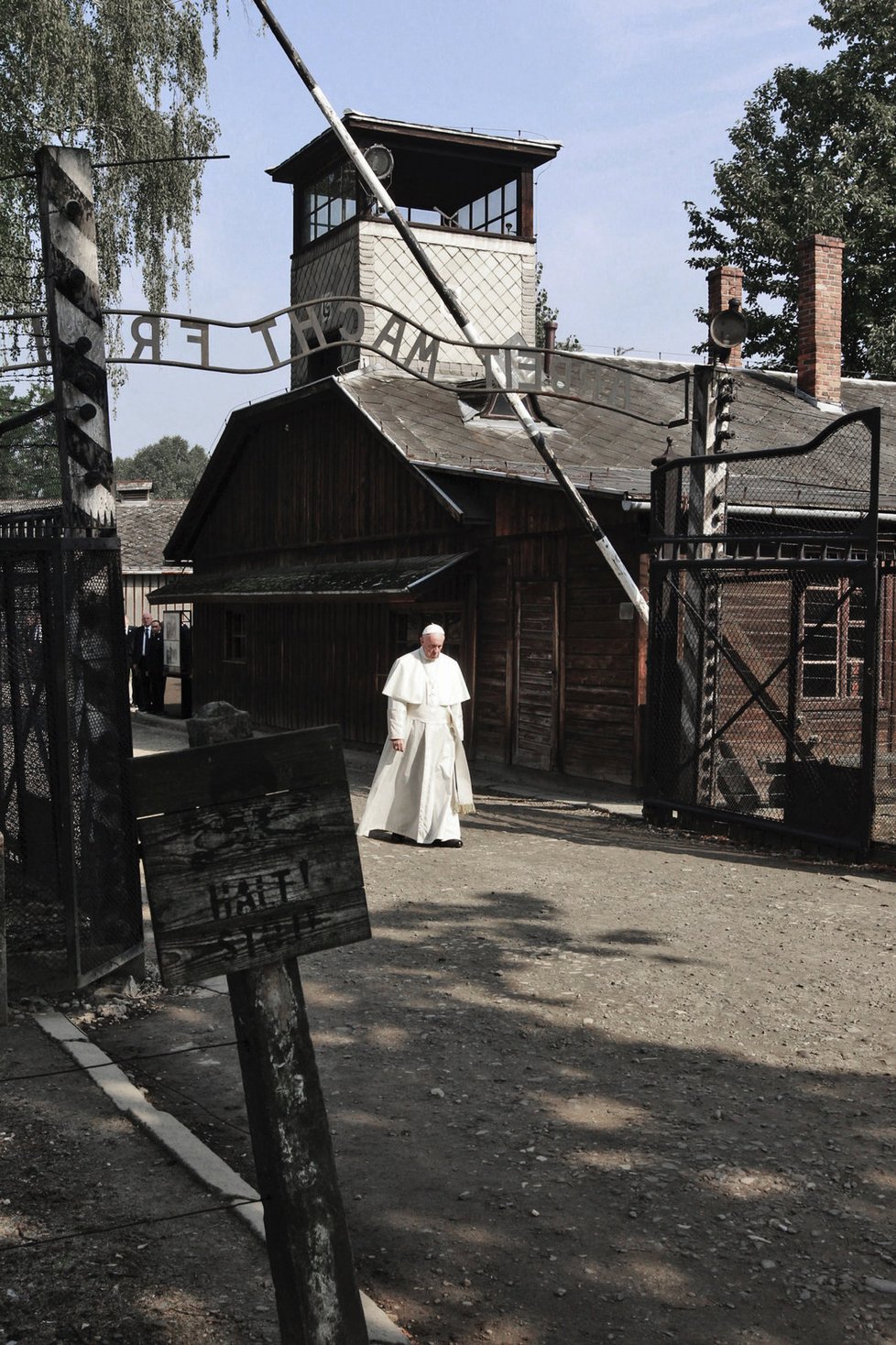 Papež v koncentračním táboře: František navštívil Osvětim v roce 2016.