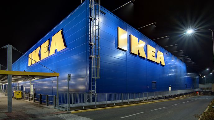 Systémy společnosti Apto osvětlují prodejnu IKEA na Černém Mostě.