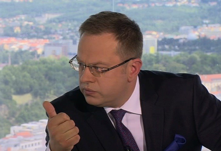Moderátor Václav Moravec v OVM, kam dorazil Andrej Babiš.