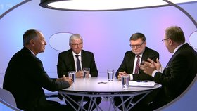 Ministr financí Zbyněk Stanjura (ODS) s Janem Švenjarem a Jiřím Rusnokem v Otázkách Václava Moravce (11.9.2022)